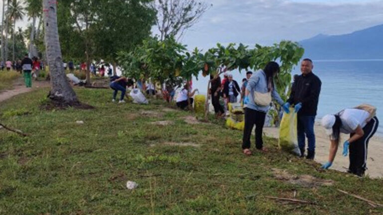 Volunteers, Employees Join Mati City Coastal Cleanup