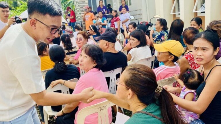 Basic Services, Livelihood Aid Reach Over 500 Residents In Albay Town
