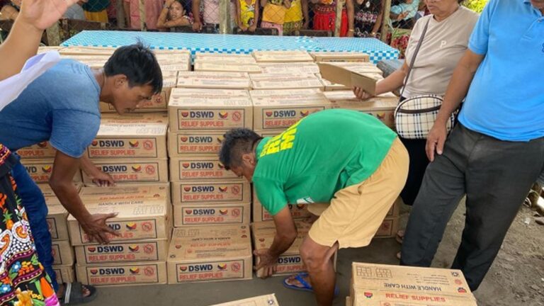 DSWD Food-For-Work Benefits 1.1K Residents Of Surigao Del Sur