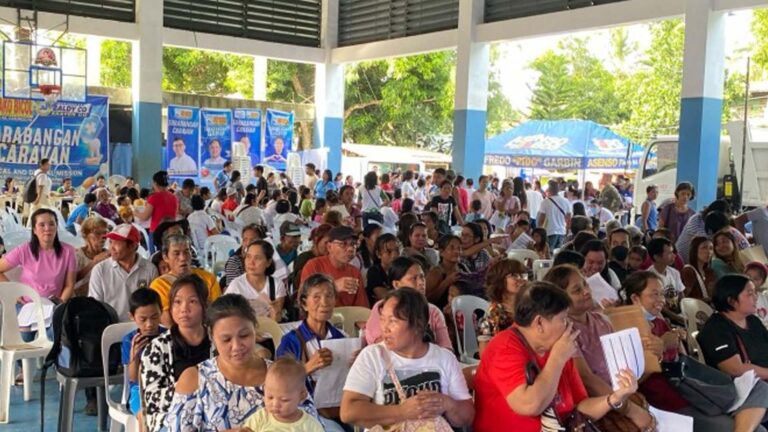 11.5K Bicolanos Avail Social, Health Services Via Caravan