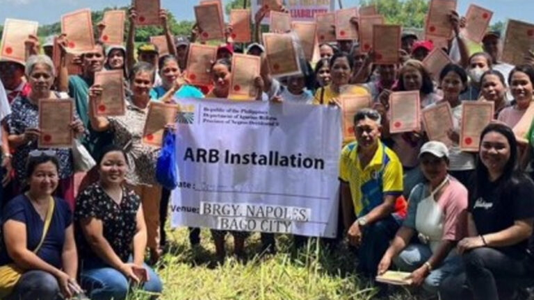 More ARBs Get Titles, Installed On Agricultural Lands In South Negros