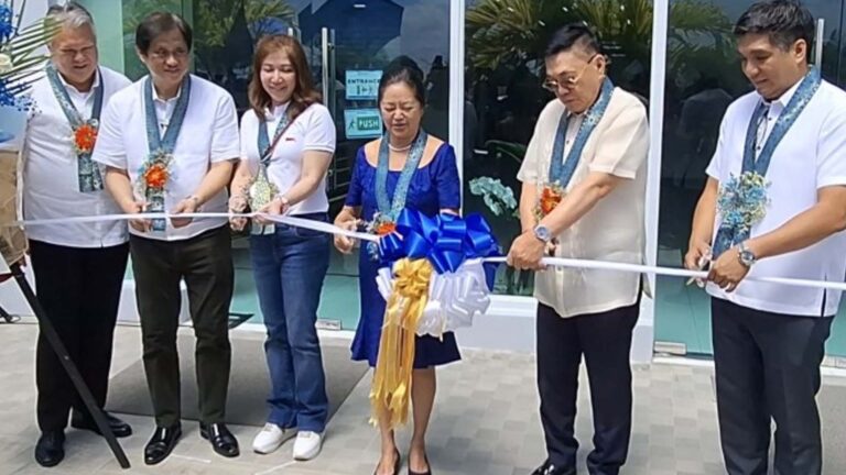 First Lady Inaugurates 100-Bed Hospital In Pangasinan Town