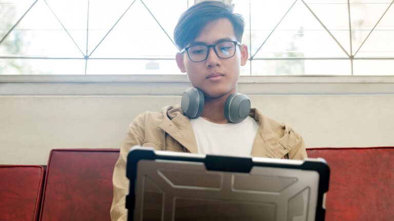 #NotInterested: How To Flag Harmful Posts And Protect Your Online Community