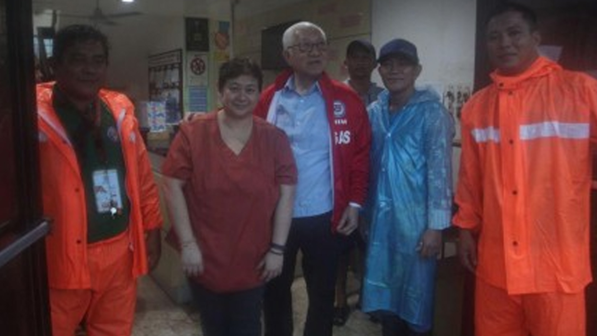 Batangas Deploys Mobile Kitchen, Distributes Meds To Typhoon Victims