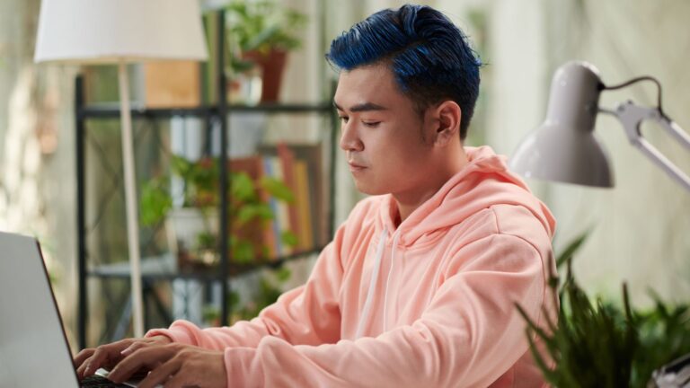 #NotInterested: 5 Tips To Turn Your Social Media Feed Into A Hub Of Positivity