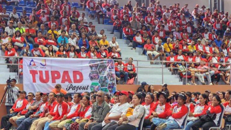 DOLE Distributes PHP30.8 Million TUPAD Pay For ‘Kristine’-Hit Bicol Workers