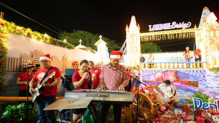 Northern Samar Turns Capitol Grounds Into Christmas Attraction