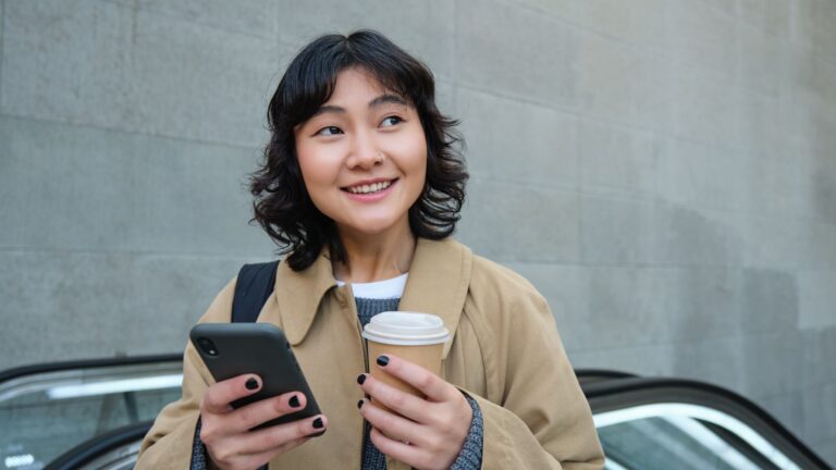 Building a Positive Digital Footprint: How to Share Uplifting Memories Online