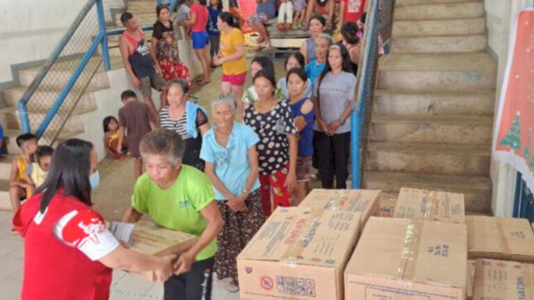 DSWD, LGUs Bring Christmas Cheers To Kanlaon Evacuees