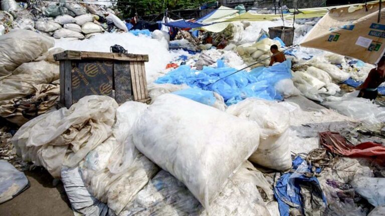 Filipinos Urged To Reduce Reliance On Single-Use Plastics