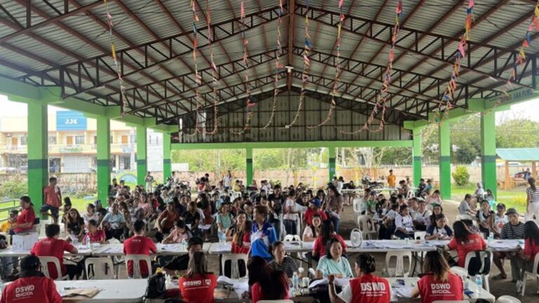 DSWD Sends Cash, Food, Livelihood Aid To Bicol