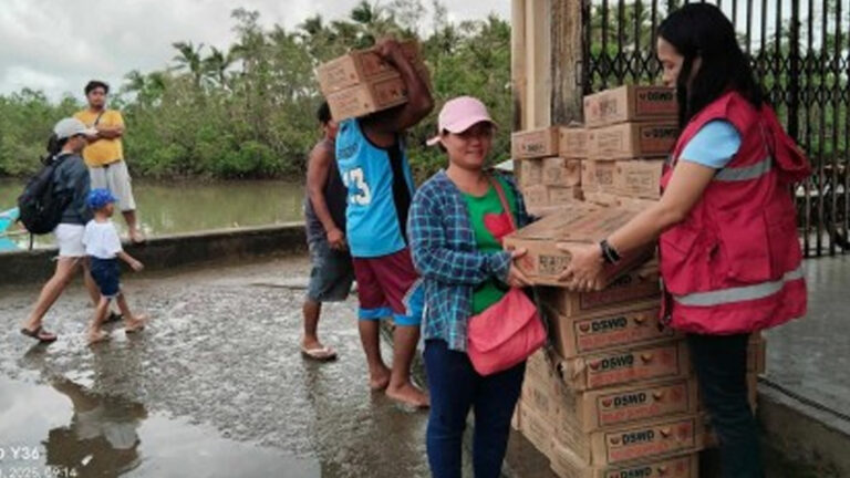 Camarines Sur, Catanduanes Families Get PHP3.3 Million DSWD Aid