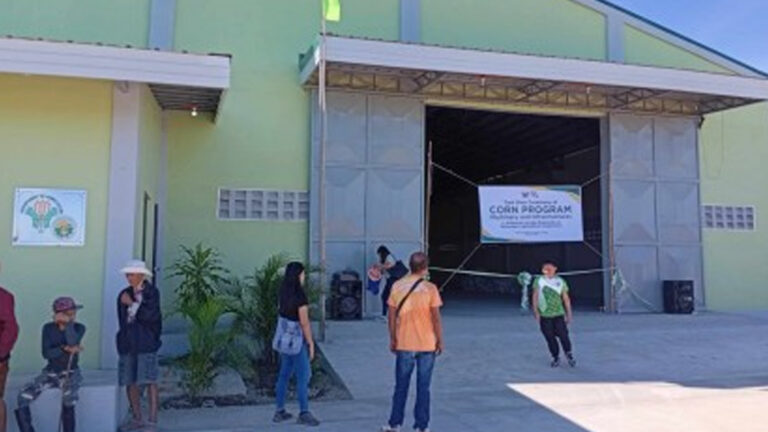 Antique Corn Farmers Get PHP14.9 Million Facility, Machinery
