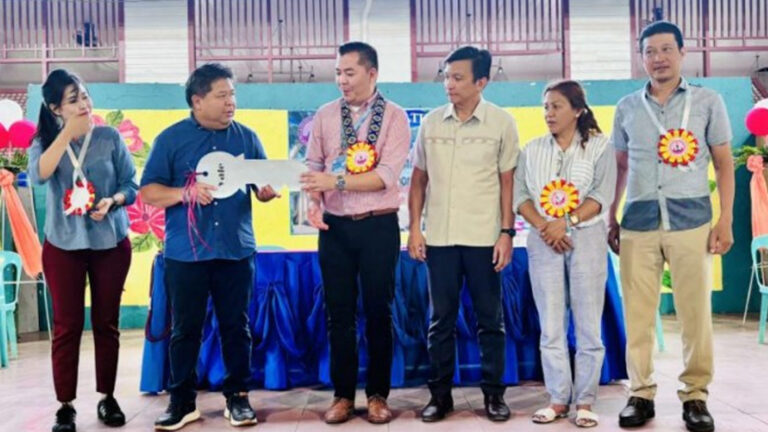 Dumaguete LGU Turns Over New School Building To DepEd