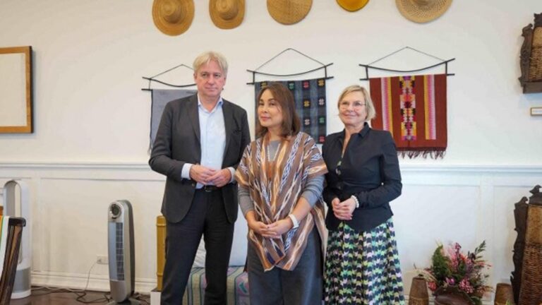Philippines Hogs Spotlight At Germany Book Fair