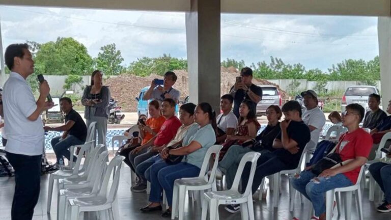 4PH Beneficiaries In Bacolod Receive Keys To New Homes