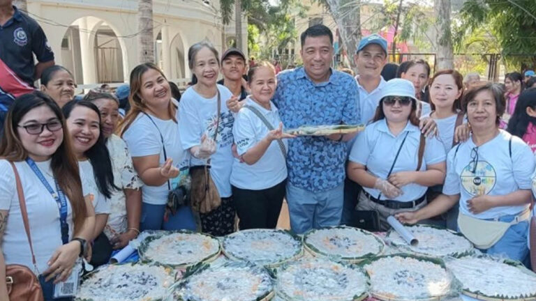 700 Trays Of Rice Cakes Mark Pangasinan Town’s ‘Kankanen Festival’