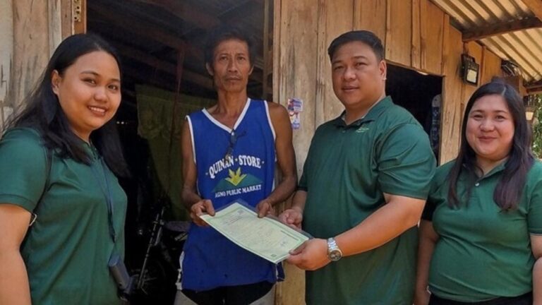 DAR-To-Door Program Delivers E-Titles To Farmers’ Homes In Pangasinan