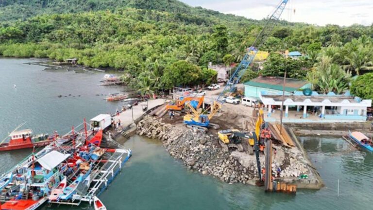 OCD Provides Solar Lights To Support Night Operations Of Samar Port