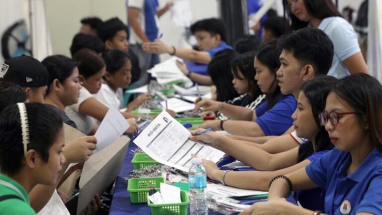 DOLE: Labor Market’s Resilience Resulted In Improved Employment Rate