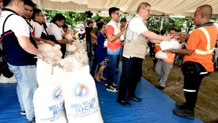 16K Minimum Wage Earners Benefit From PHP20 Per Kilo Rice Launch