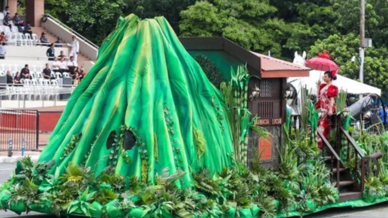 Winning Bago City Float Features Kanlaon As Symbol Of Negrense Spirit