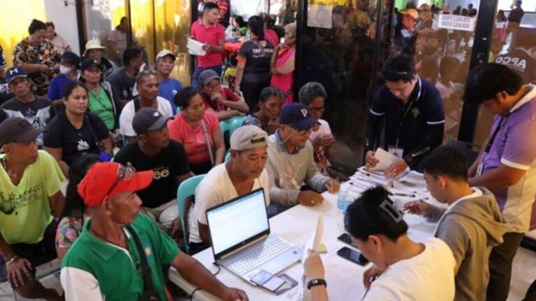1.1K Caraga Farmers Get PHP3.3 Million Fuel Subsidy