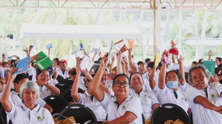 DA-11’s School-On-Air For Durian Production Graduates 450 Farmers