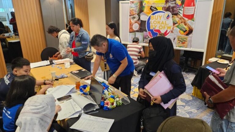 DMW Provides PHP2.2 Million Relief To Northern Mindanao OFWs