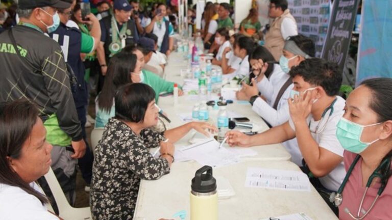 Bicolanos Given Social, Medical Services On ‘Handog Ng Pangulo’ Day