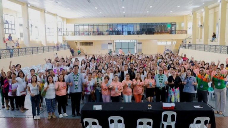 196 Indigent Solo Parents Get Aid From Surigao City Government