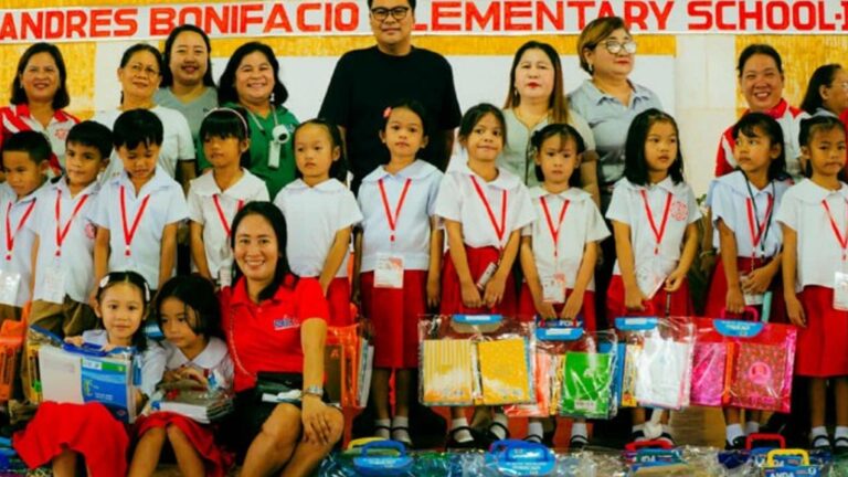 65K Public Elementary Pupils In Bacolod City Get Free School Supplies