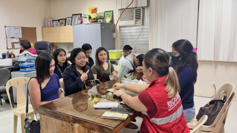DSWD-11 Aids 75 Youths With PHP700 Thousand GIP Stipends