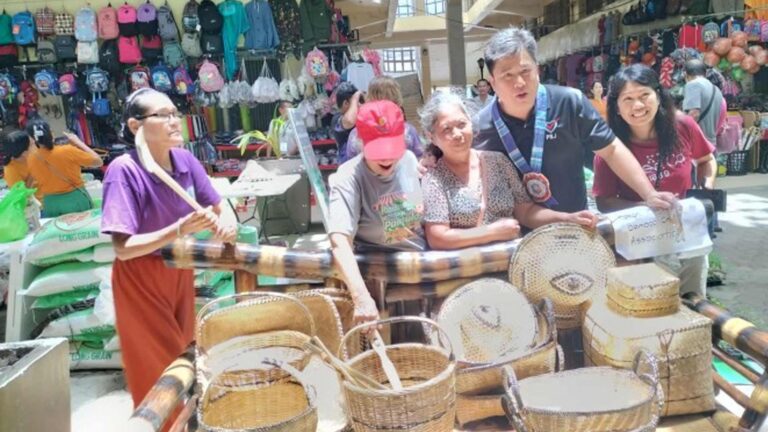 25 Kadiwa Ng Pangulo Exhibitors Receive Wages