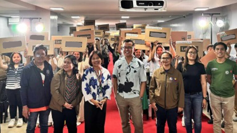 Albay Students Train On Digital Literacy, Get Laptops