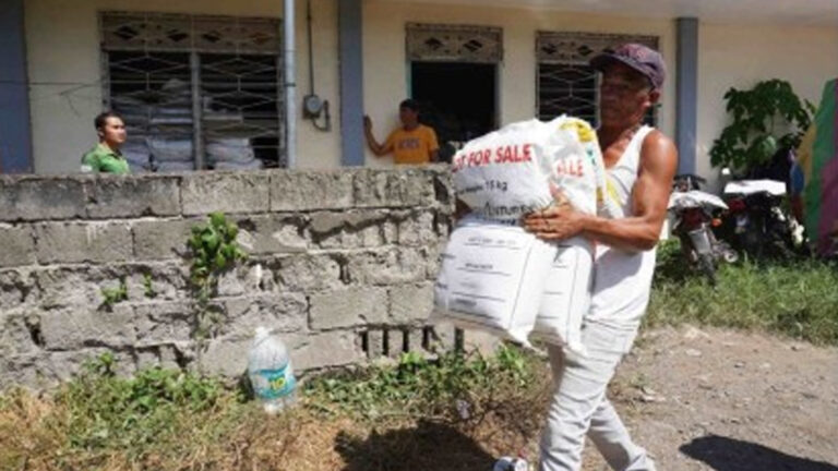 500 Davao Del Sur Farmers Get PHP6 Million Worth Of Seeds, Bio-Fertilizer