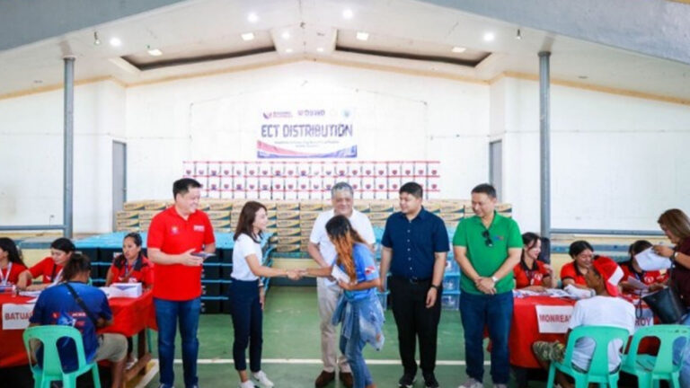 Masbate Tourism Workers Get Emergency Cash Aid From DOT, DSWD