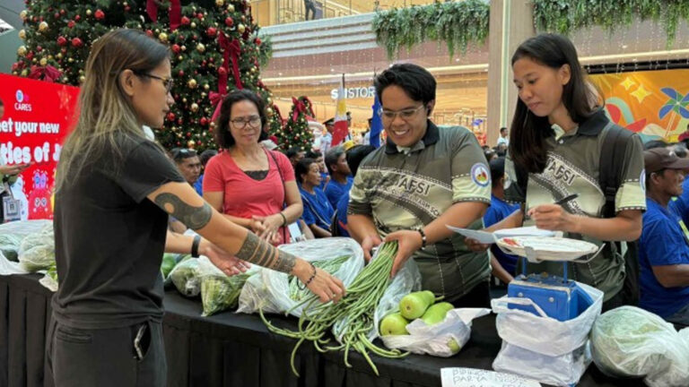 212 Ilocano Farmers Graduate From Sustainable Agri Program