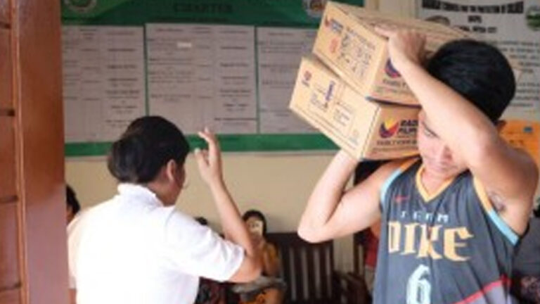 Government Provides Over 37,800 Food Packs To Tino-Hit Caraga