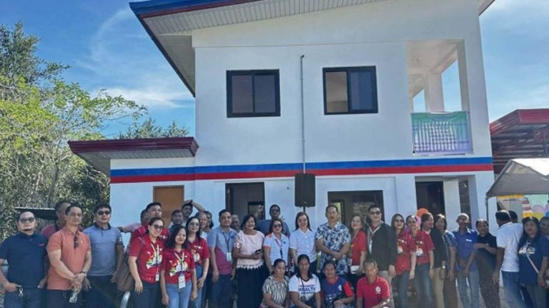 DAR Sees Better Income For Ilocos Norte Farmers With PHP2 Million Facility