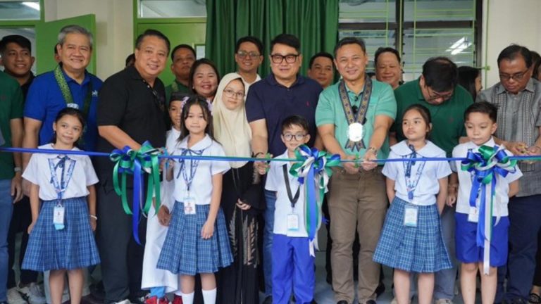 DepEd Turns Over 4-Story Classroom Building In Cavite