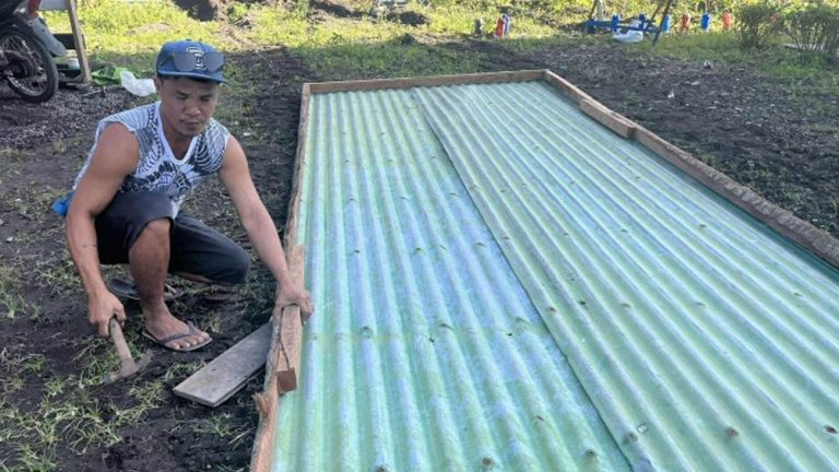 Displaced Families Earn Wages In Mayon Evacuation Centers