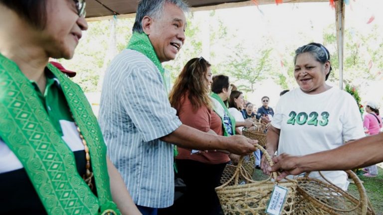 Cadiz City Promotes Native Baskets In Lieu Of Single-Use Plastics