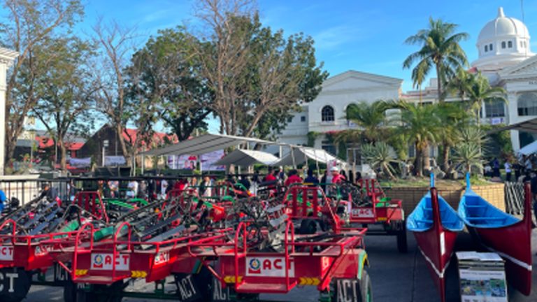 Ilocos Norte Farmers, Fishers Get PHP95 Million Aid On Founding Day