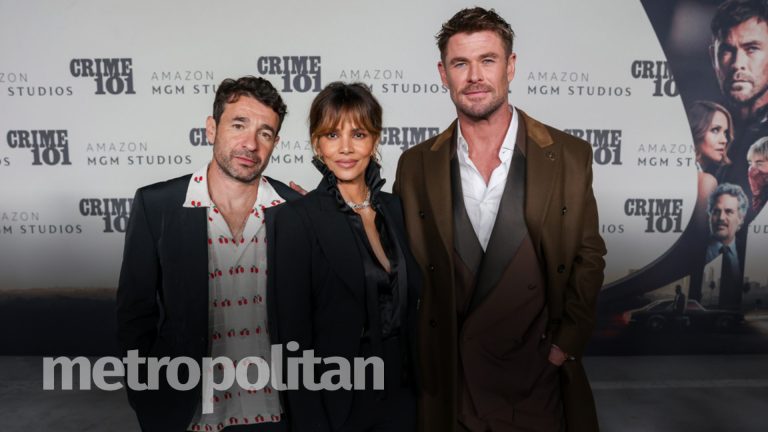 Hemsworth, Berry Lead Crime 101 LA Premiere; Damon, Affleck, Liam Show Support