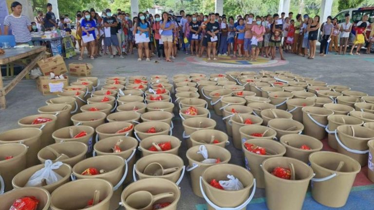 Hundreds Of Families Affected By Mayon Unrest Receive DHSUD Aid