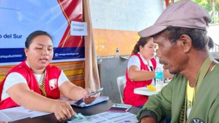 Basyang-Hit Families In Surigao Del Sur Get Financial Aid From DSWD