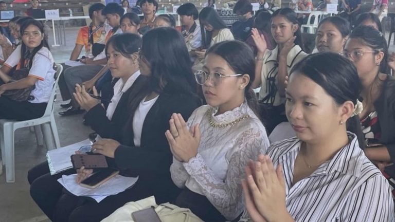 Nearly 300 Leyte Senior High Students Hired On The Spot At Job Fairs