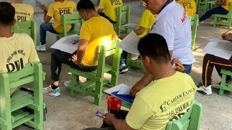 262 PDLs Take ALS Equivalency Test In Mimaropa