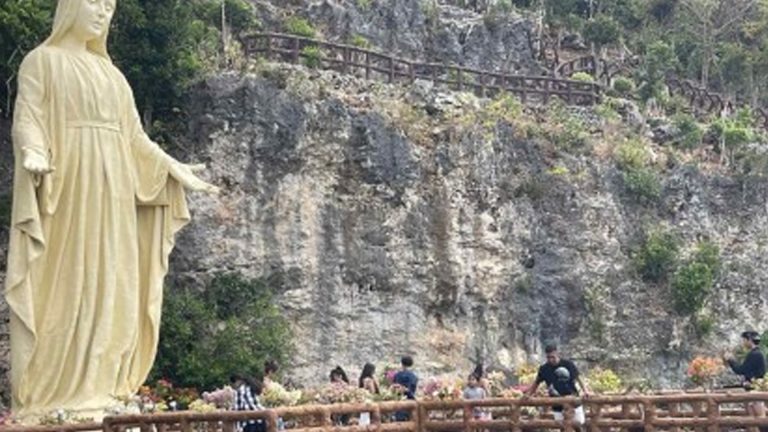 Hundred Islands Posts Respectable Tourist Arrivals Despite Decrease
